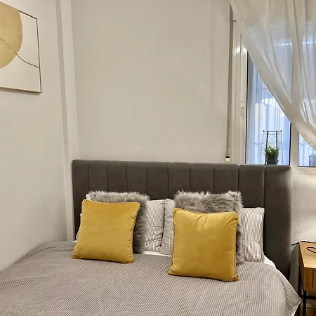 Lovely Apartament With A Sunny Terrace Torrevieja Exterior photo