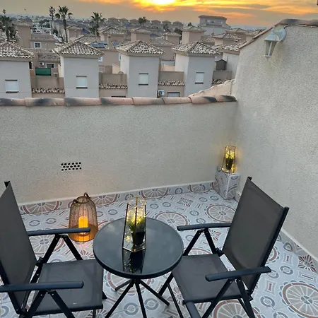 Lovely Apartament With A Sunny Terrace Torrevieja Exterior photo