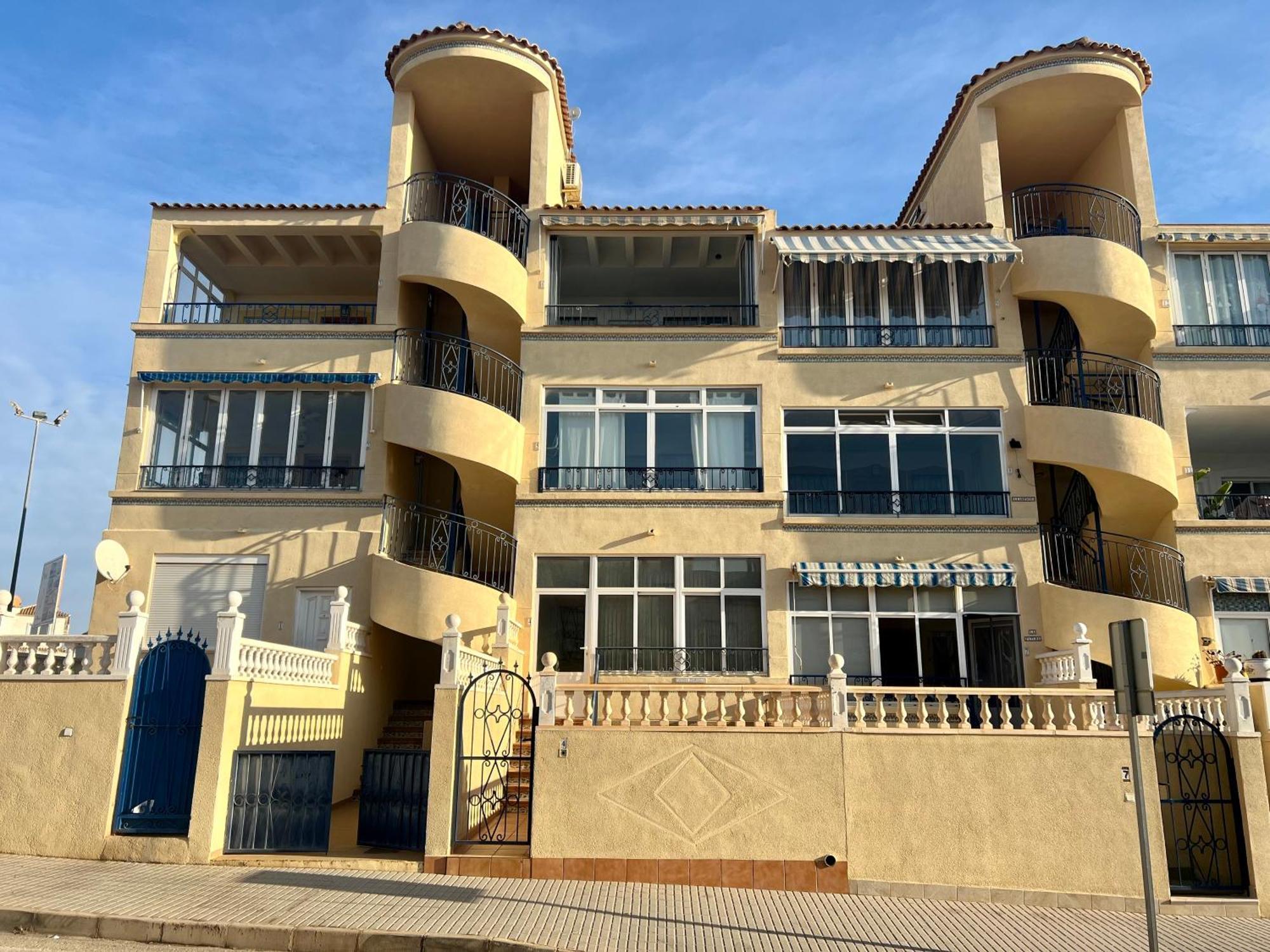 Apartment Lovely With A Sunny Terrace Torrevieja