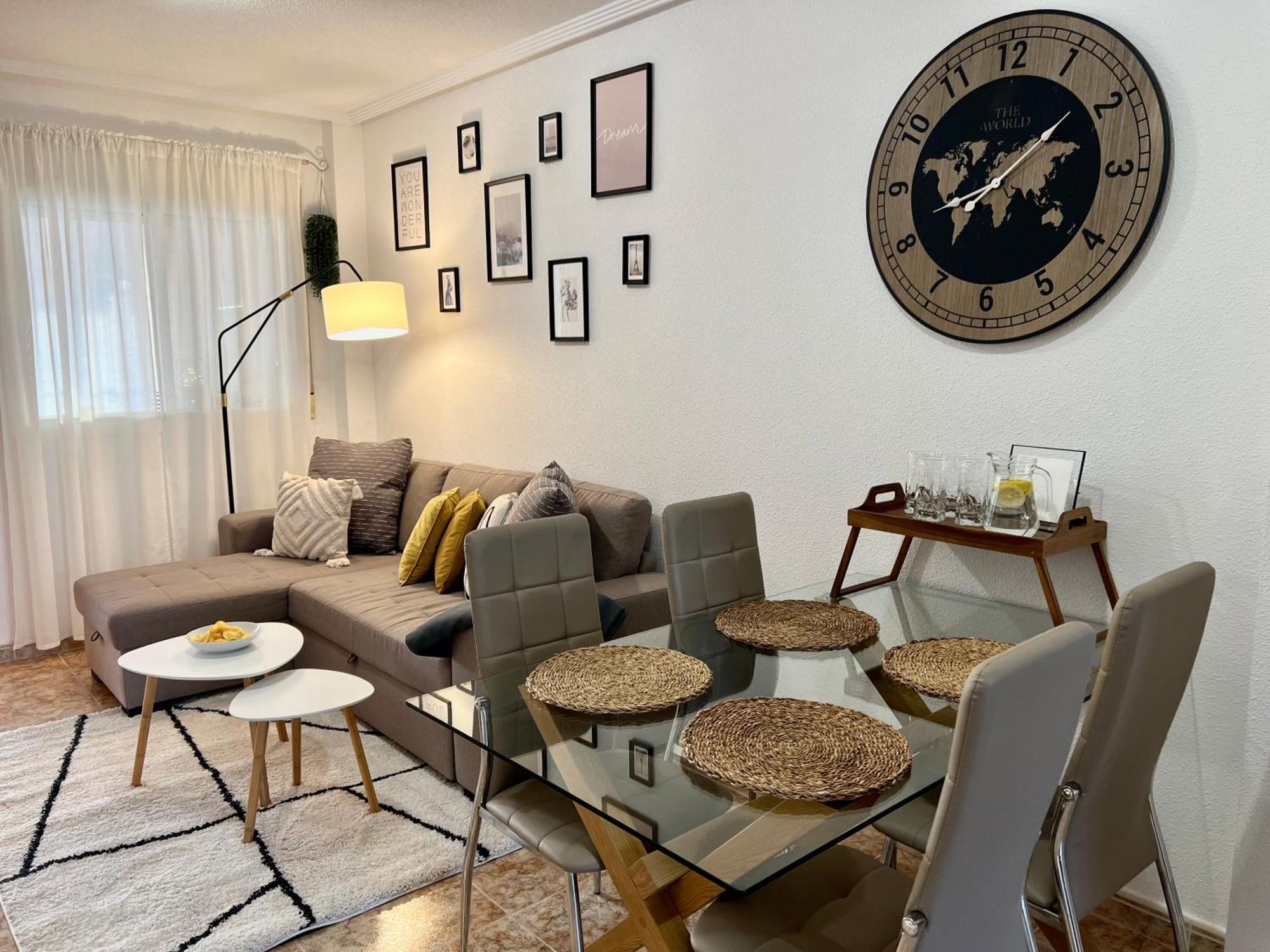 Apartment Lovely With A Sunny Terrace Torrevieja